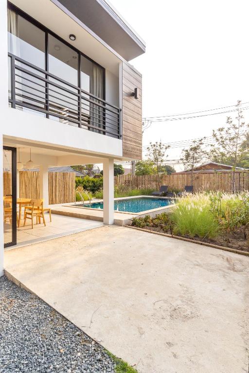 Bazén v ubytování Brand-new Aewmai Pool Villa&Promotion◆byน้องมังคุด nebo v jeho okolí