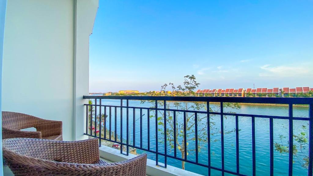 Riverside White House Boutique Hotel - 6