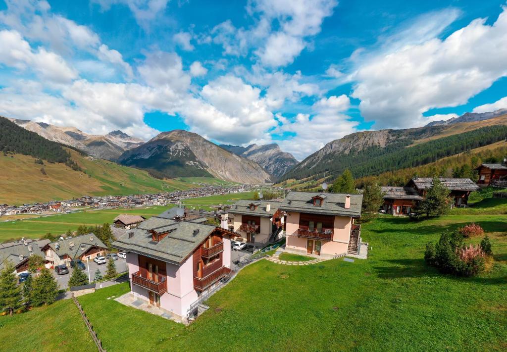 an aerial view of a house in the mountains at Chalet Teola in Livigno