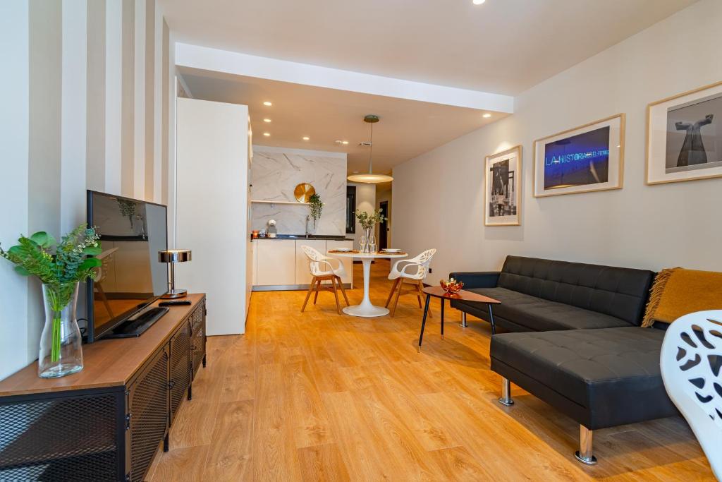Edificio Fénix by Plaza Mayor Apartamentos - Two-Bedroom Apartment