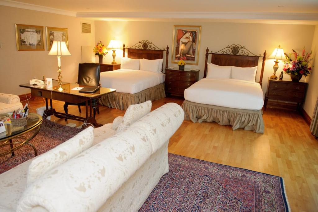 
Deluxe Queen Room with Two Queen Beds
