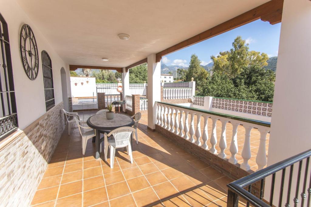 A balcony or terrace at Villa Vallao Nerja
