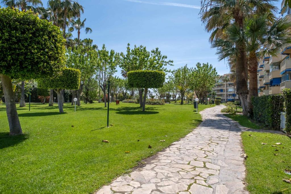 Vonkajšia záhrada v ubytovaní Garden & Beach - Torremolinos