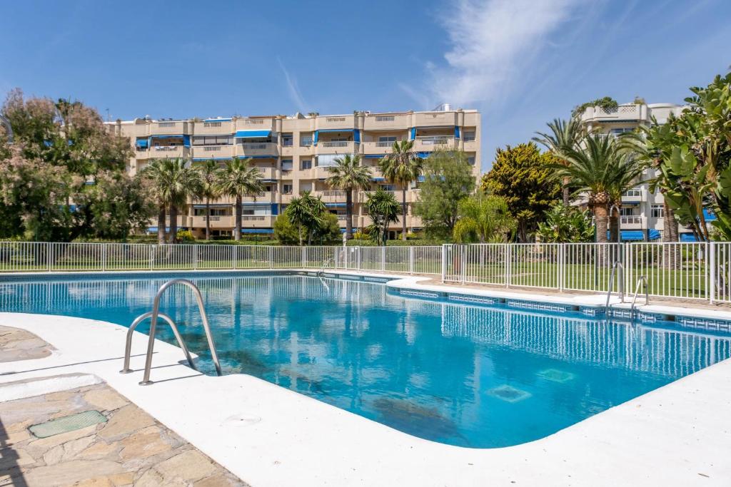 Bazén v ubytovaní Garden & Beach - Torremolinos alebo v jeho blízkosti
