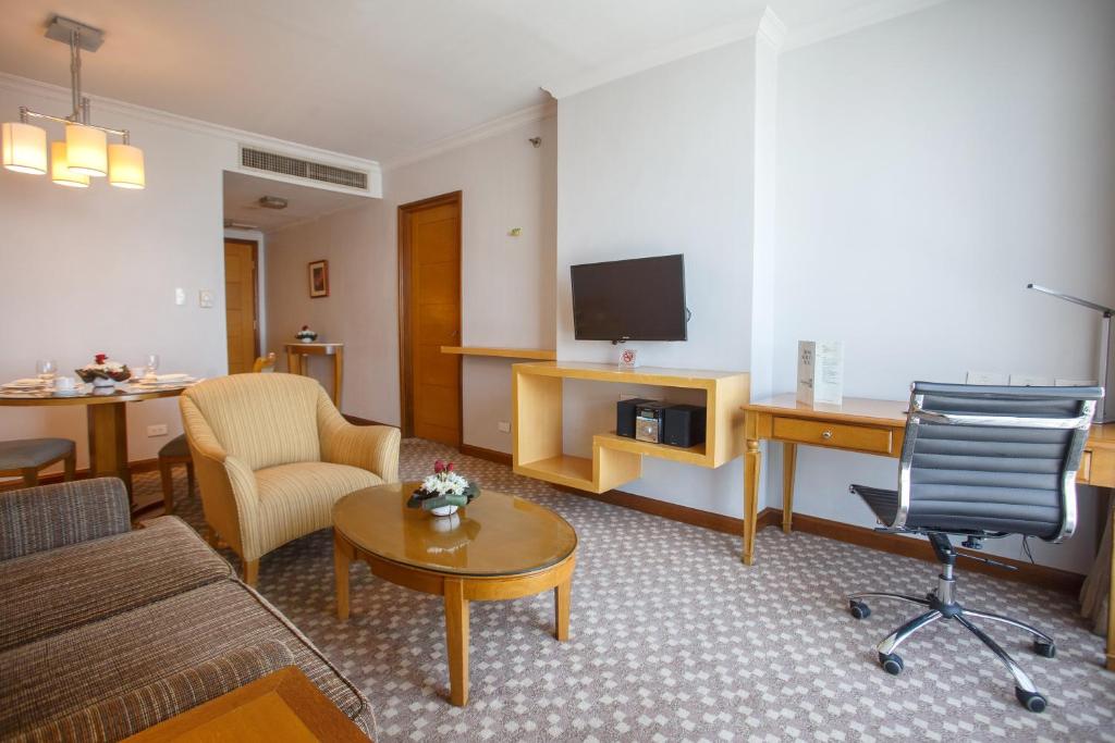 TV a/nebo společenská místnost v ubytování The Linden Suites