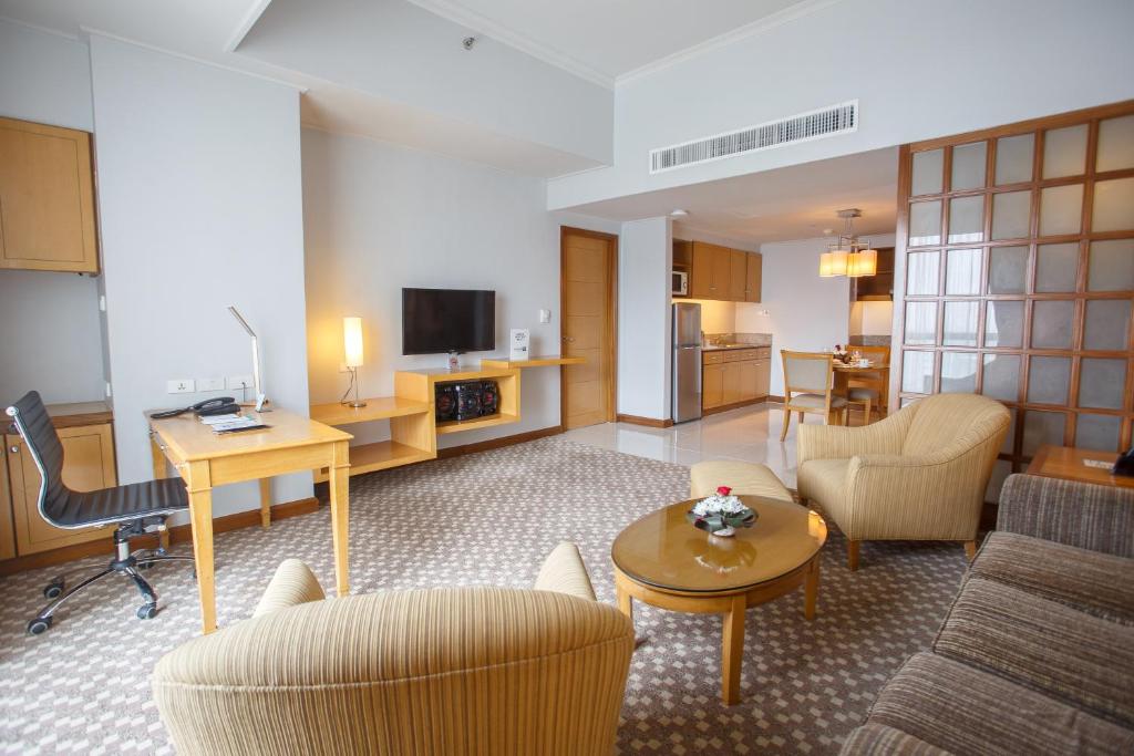 TV a/nebo společenská místnost v ubytování The Linden Suites