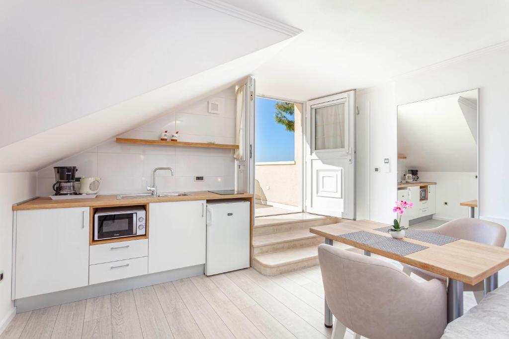 Villa King Apartments - 6