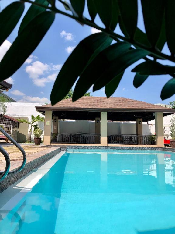 Bazén v ubytování Ettamogah Hotel Inc. nebo v jeho okolí