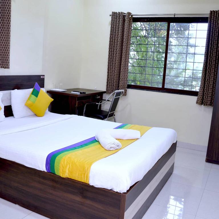 Hotel Bestow Inn Koregaon Park Pune -Near Osho Ashram - Double Room