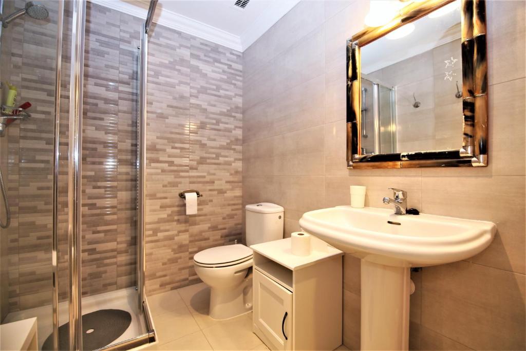 Koupelna v ubytování Estepona Port Apartment OLIVIAN