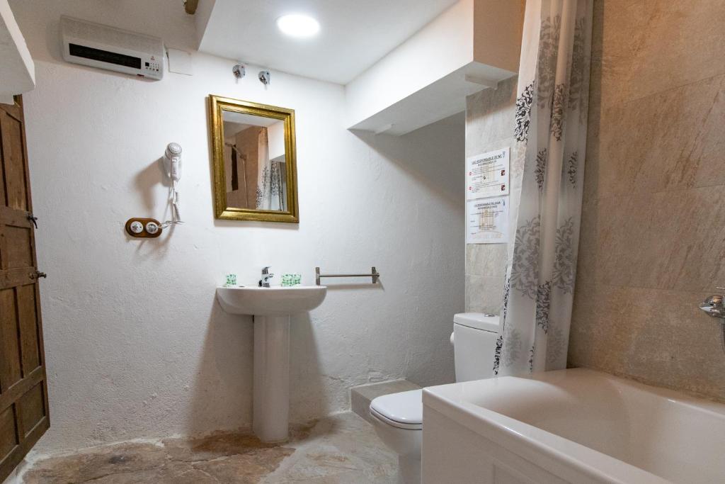 Koupelna v ubytování Casa Rural del Juez