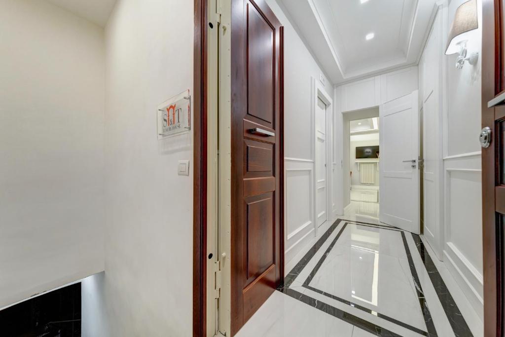 Zdjęcie z galerii obiektu S&T LUXURY HOUSE in PLEBISCITO SQUARE w mieście Neapol