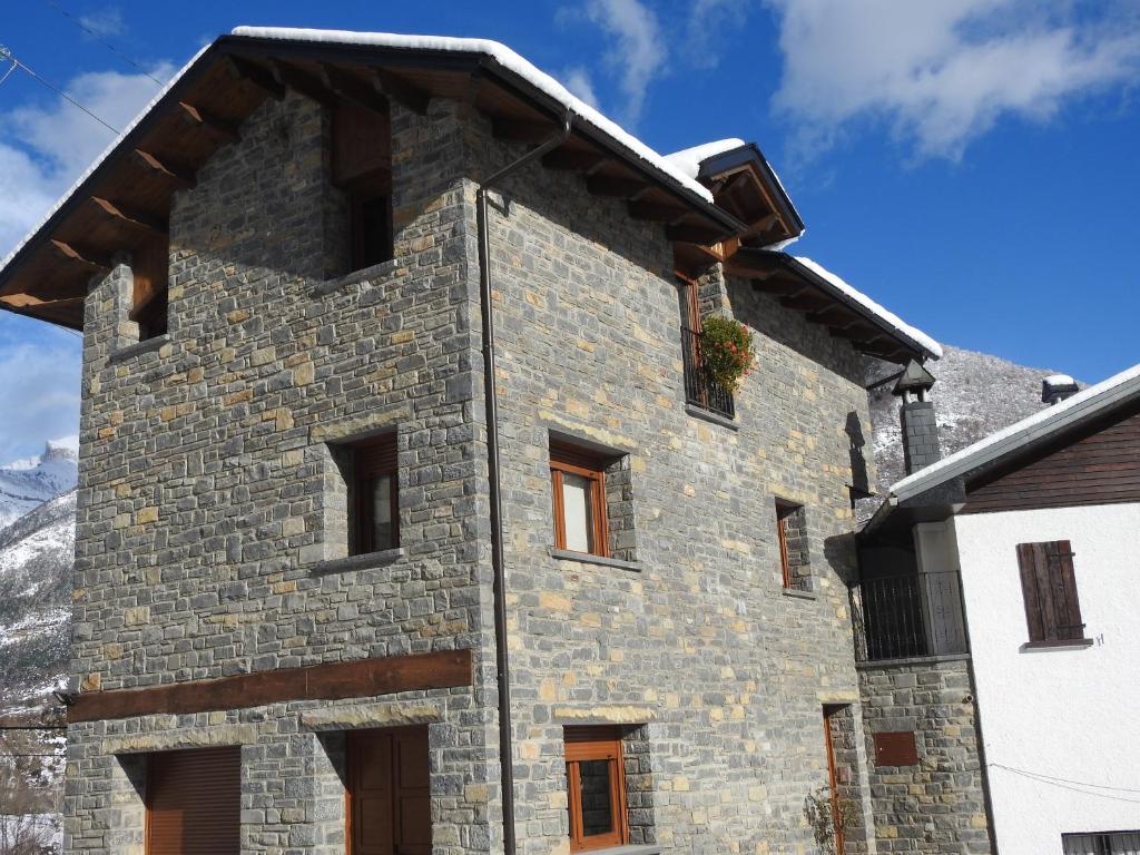 Apartamentos La Glera Biescas, Biescas – Updated 2022 Prices