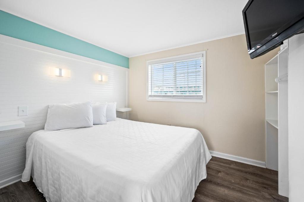 Madison Beach Motel photo
