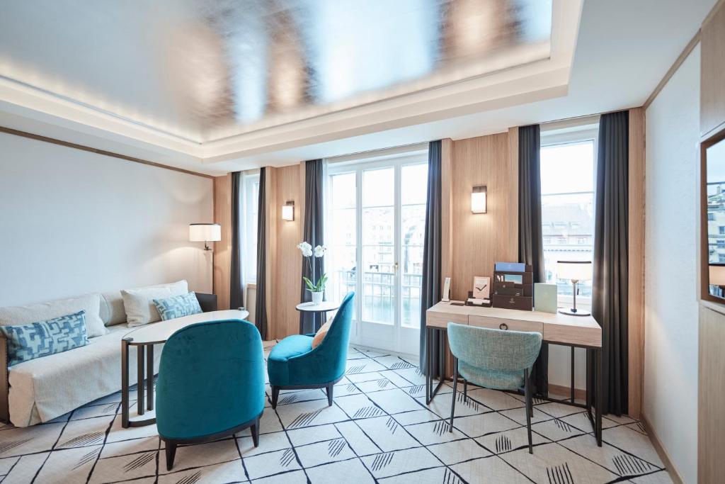 Riverside King Junior Suite