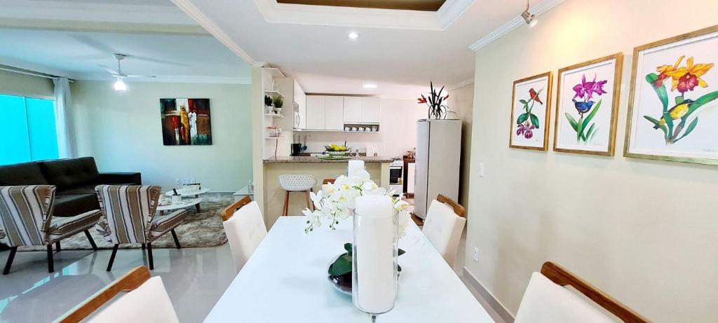  Linda casa próxima a praia da Ferradura em Búzios