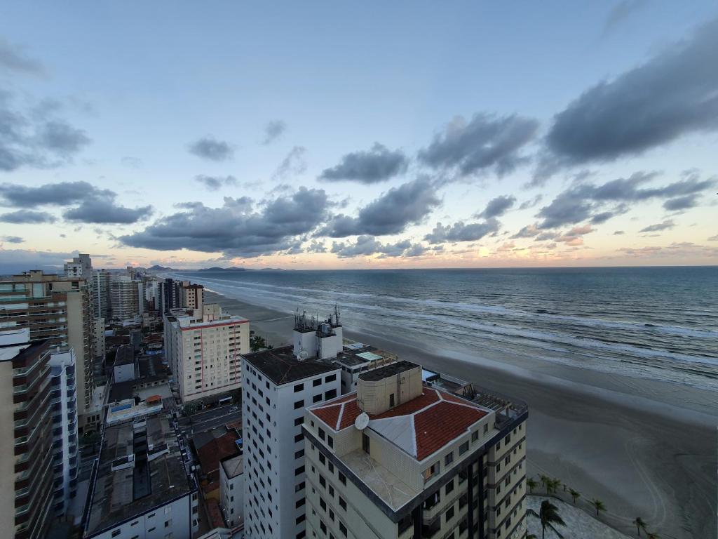 Lindo Apartamento Pé na Areia