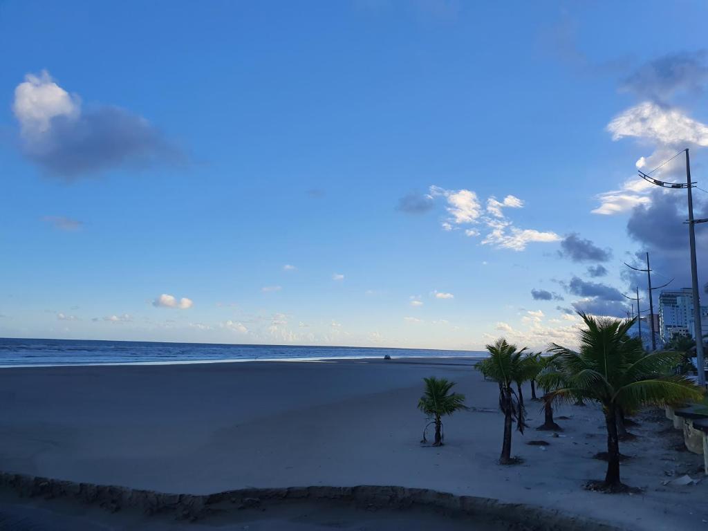  Lindo Apartamento Pé na Areia