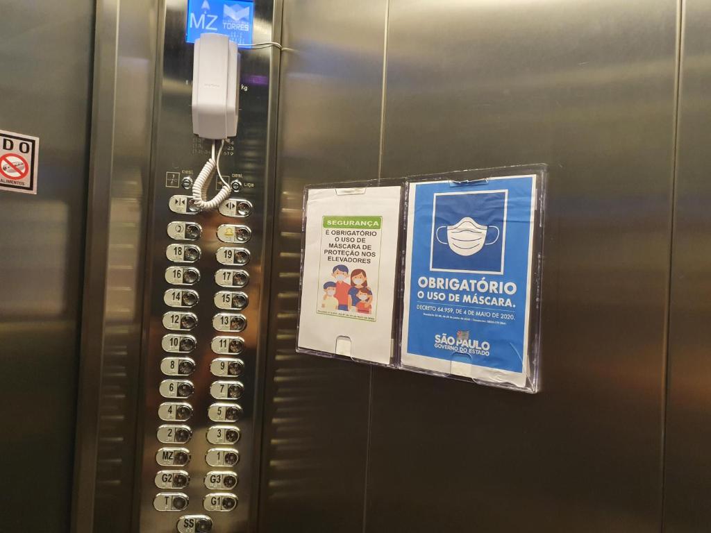  Lindo Apartamento Pé na Areia