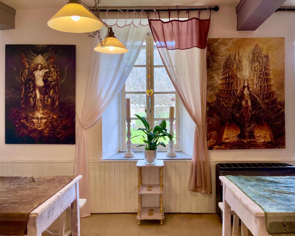 Fotografie z fotogalerie ubytování Les Contes v destinaci Fougax-et-Barrineuf