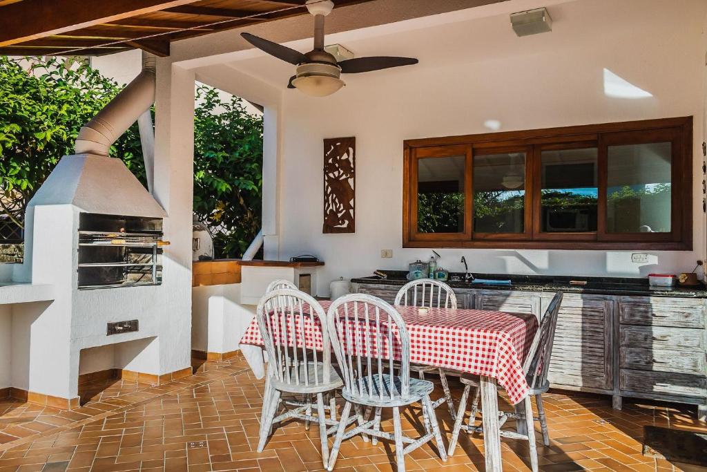  Casa Ribeirão - Ótima localização em Ilhabela - Praia Grande e Praia do Curral