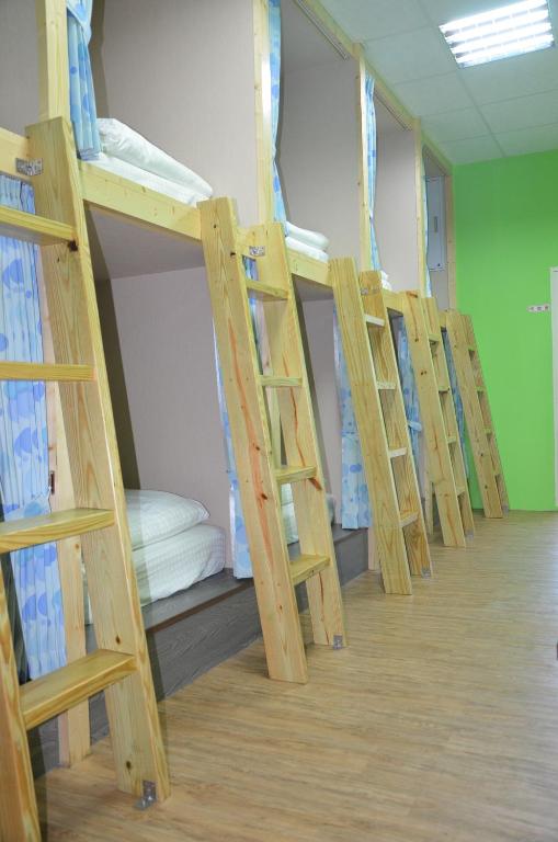 Palanda nebo palandy na pokoji v ubytování 綠蠵龜潛水住宿