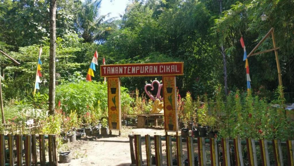 Tempuran Cikal Lake Resort