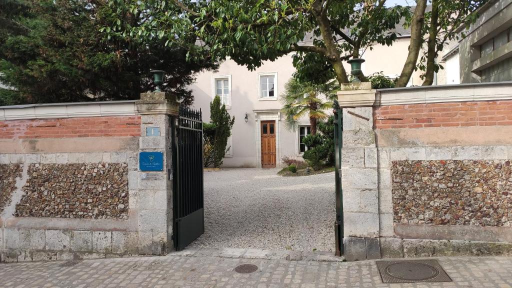 Fotografie z fotogalerie ubytování DEMEURE DES CORDELIERS avec parking privé v destinaci Blois