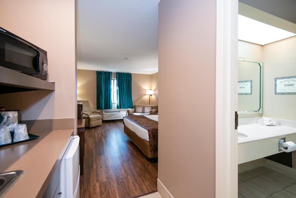 Guest Inn & Suites - Midtown Medical Center - 