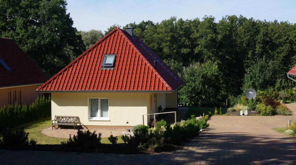 Lakeside House Strasen - Housity