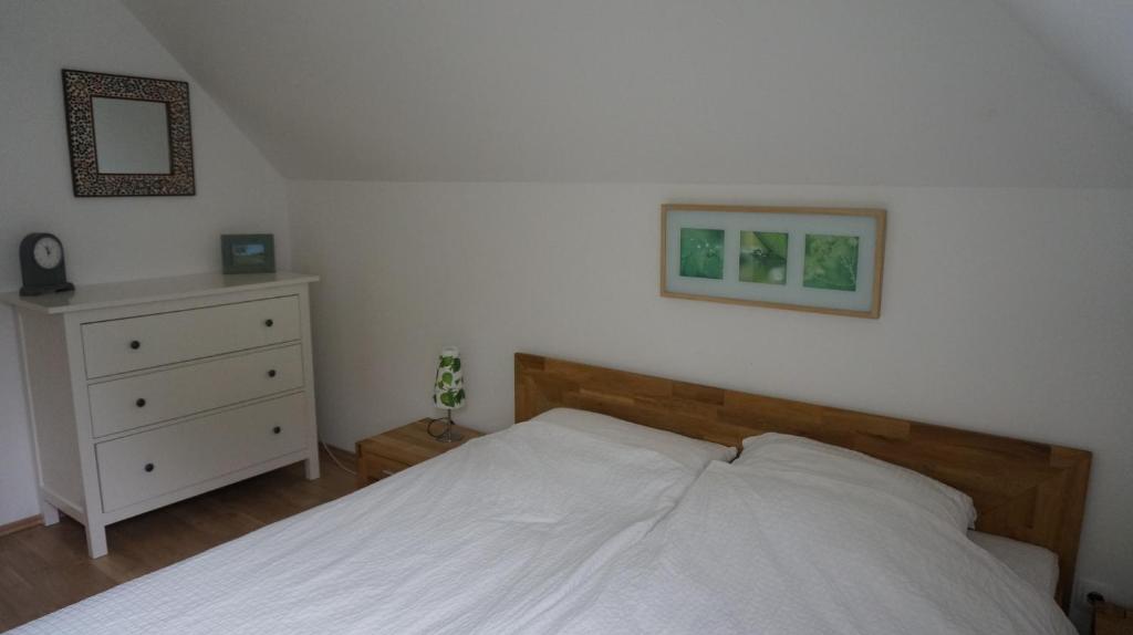 Lakeside House Strasen - Maison De Trois Chambres