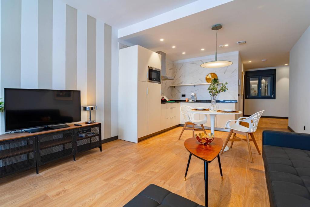 Edificio Fénix by Plaza Mayor Apartamentos - Two-Bedroom Apartment