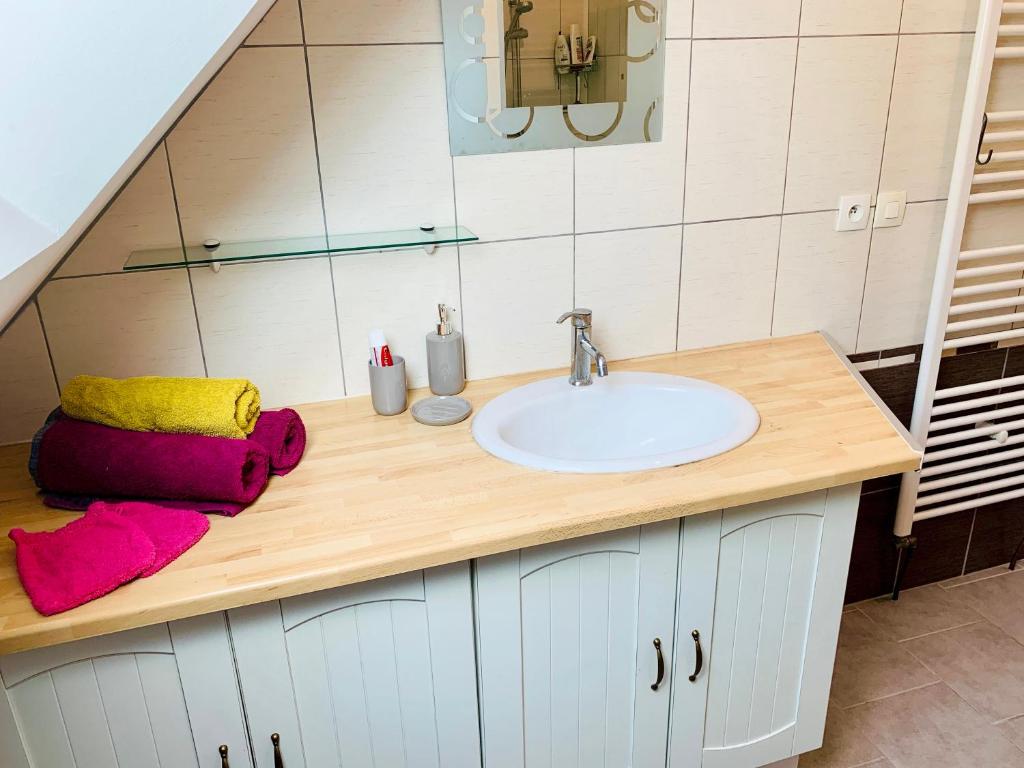 Um banheiro em Le Paraty - Maison ind&eacute;pendante 72 m2