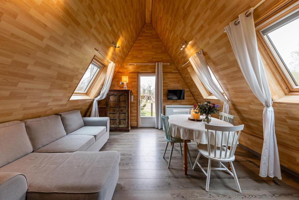 Posezení v ubytování Les Lodges de Malbrough
