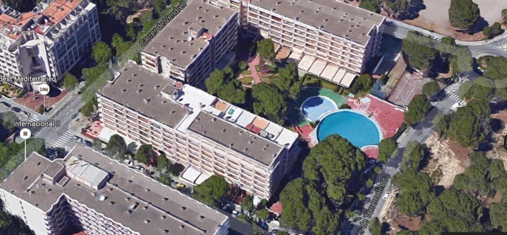 Bazén v ubytování Apartamentos La Masia 002 nebo v jeho okolí