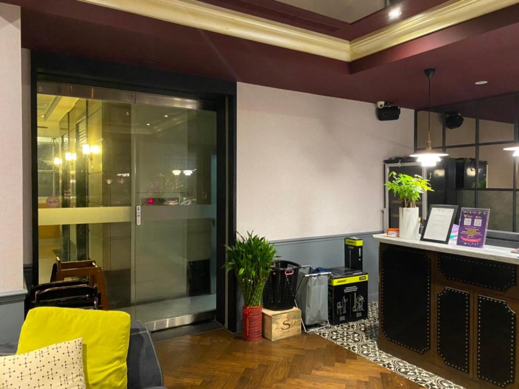 Kuchyň nebo kuchyňský kout v ubytování 朵兒dor韓國汗蒸幕 동대문점 商務旅店