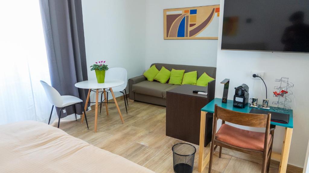 Zeta Rooms - Junior Suite