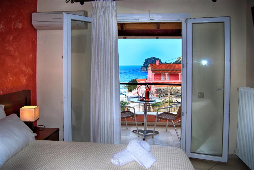 Nespecifikovaný výhled na moře nebo výhled na moře při pohledu z hotelu