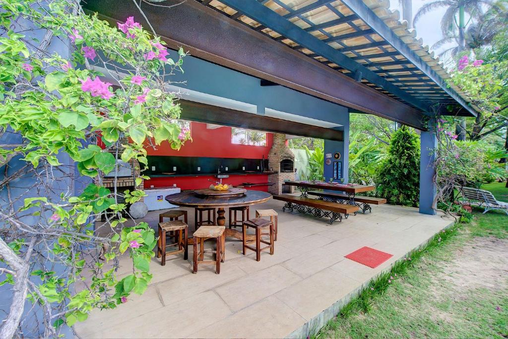  Casa Jardim na praia do Cumbuco com piscina por Carpediem
