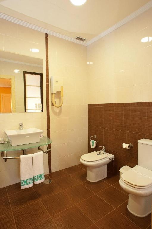 Hotel Holiday, Playa América – Updated 2022 Prices