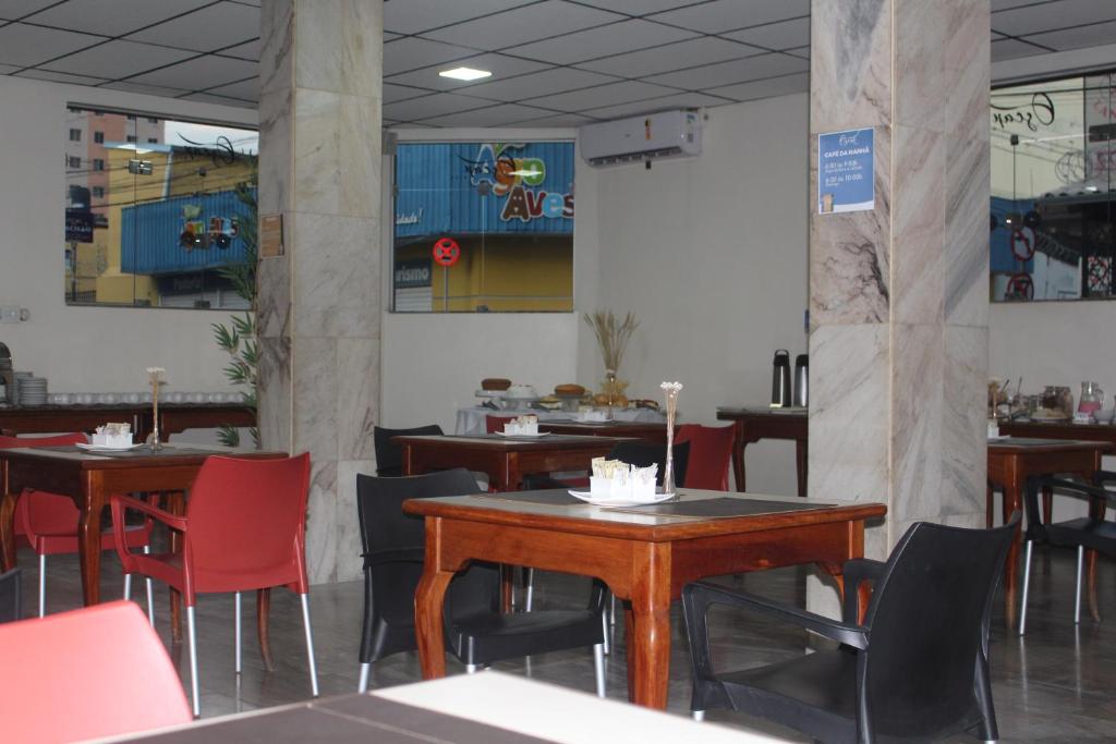  Hotel Oscar Blue