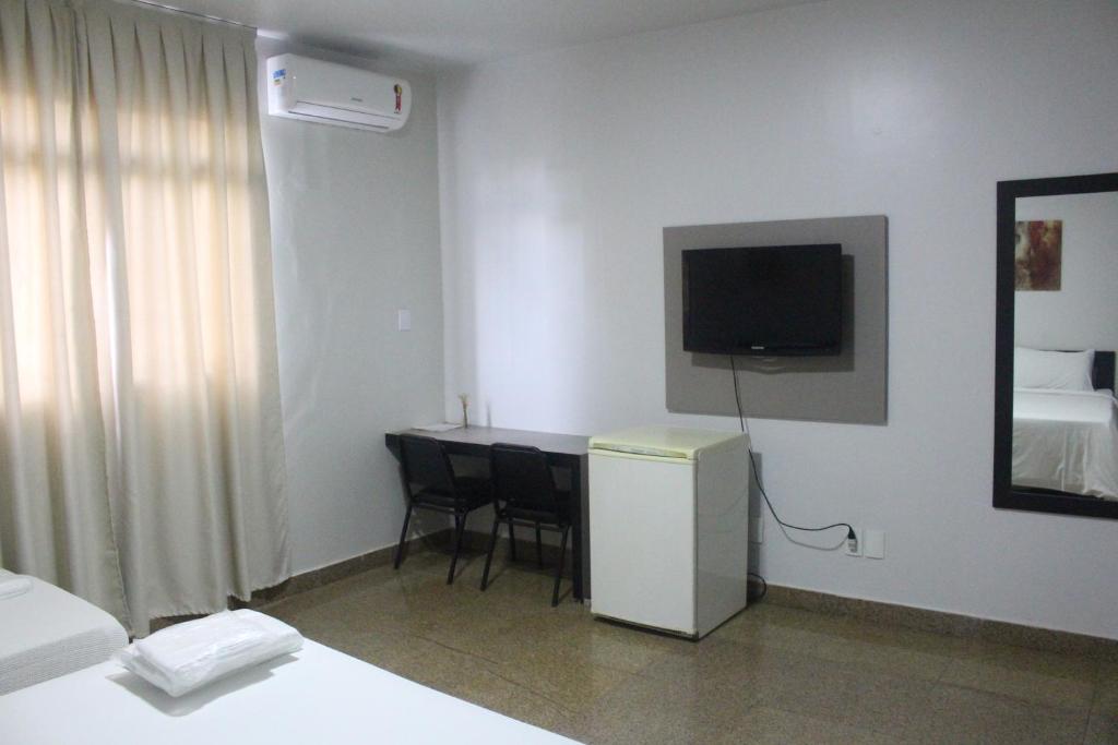  Hotel Oscar Blue