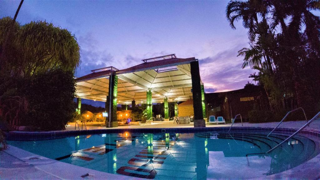 Bazén v ubytování Arenal Paraiso Resort Spa & Thermo Mineral Hot Springs nebo v jeho okolí
