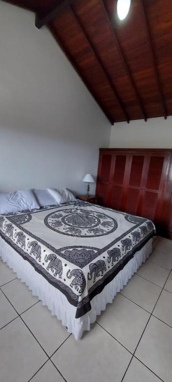  Casa em Condomínio a 2 minutos da praia Geribá em Búzios