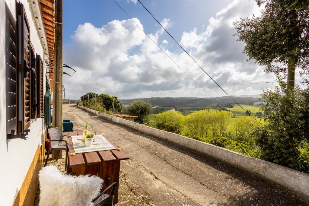 Cottage in historical town of Aljezur - Housity