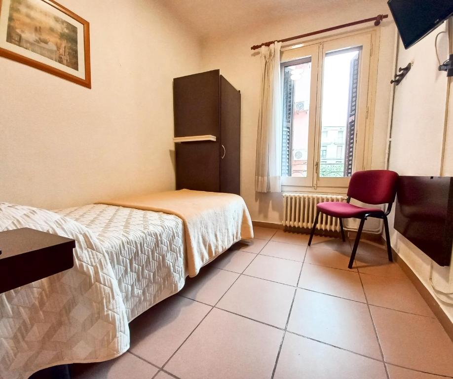 Hotel Alegret - Budget Single Room