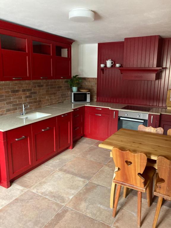 Kuchyň nebo kuchyňský kout v ubytování Apartmany Na Salasi