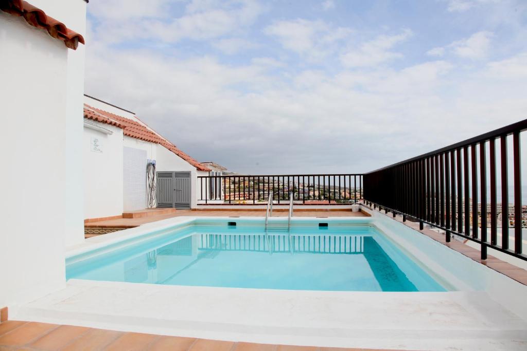 Bazén v ubytovaní Los Angeles 3 Bed Apartment with Pool alebo v jeho blízkosti