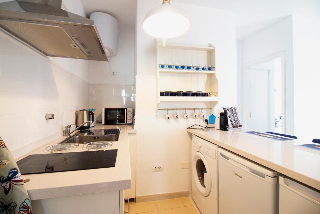 Kuchyňa alebo kuchynka v ubytovaní Los Angeles 3 Bed Apartment with Pool
