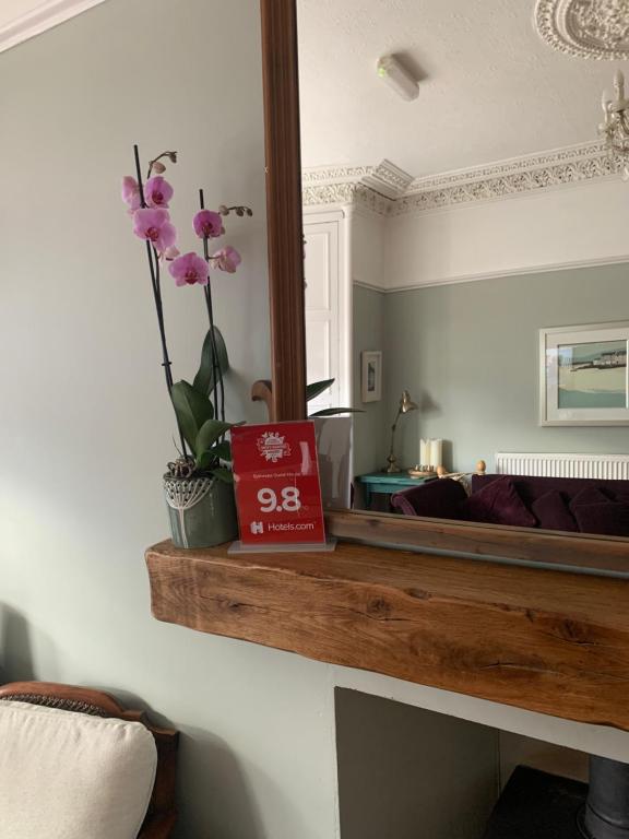 The lobby or reception area at ByTheSea Guest House 